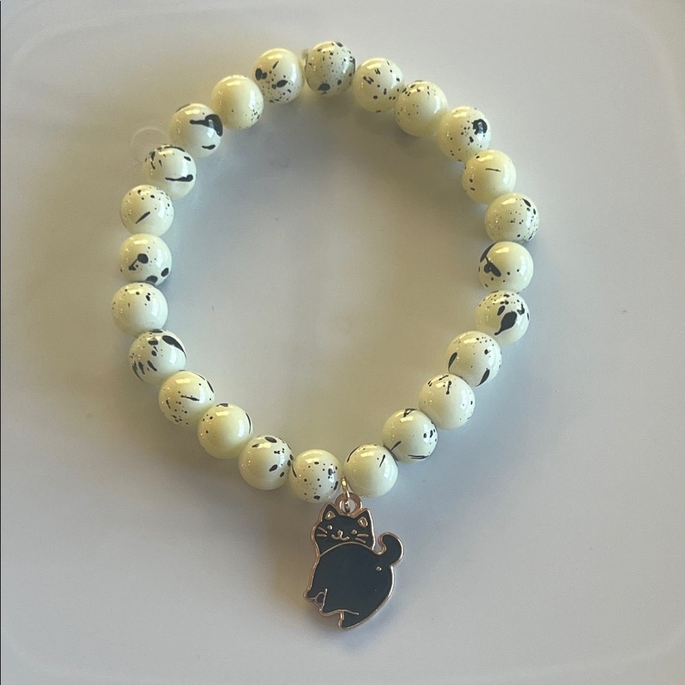 Speckled Bead Bracelet with Cat Charm